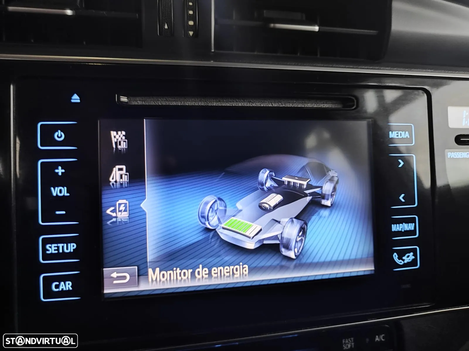 Toyota Auris Touring Sports 1.8 HSD Comfort+P.Sport - 31