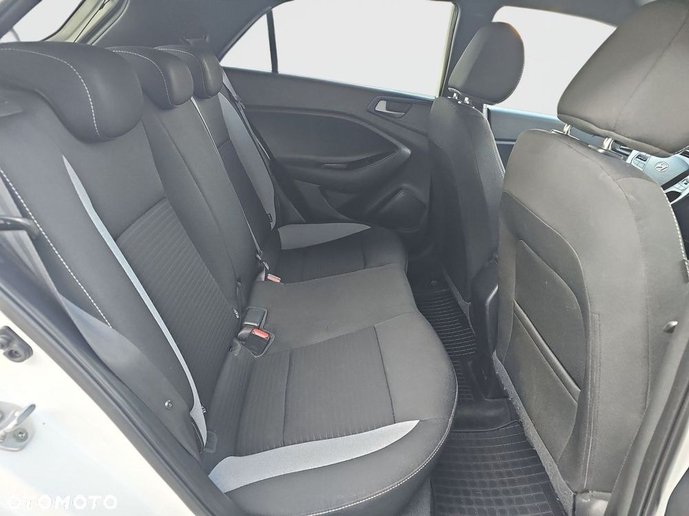 Hyundai i20 - 16