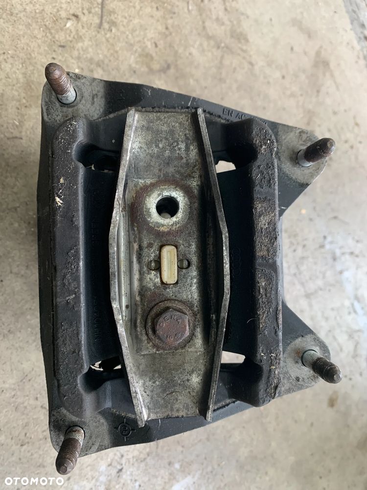 łapa poduszka skrzyni 4F0399115AH Audi A6 C6 2.4 automat - 2