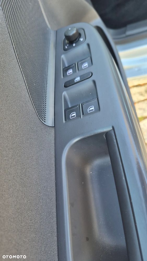 Volkswagen Golf 1.6 Team - 12