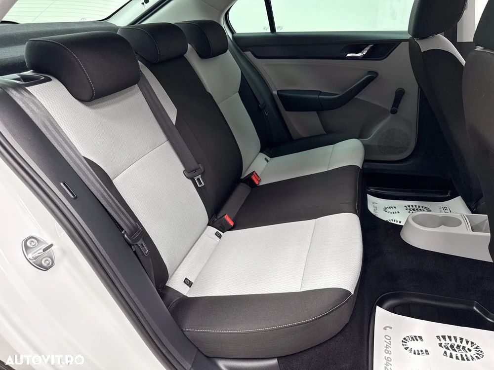 Skoda RAPID 1.2 TSI Ambition - 8