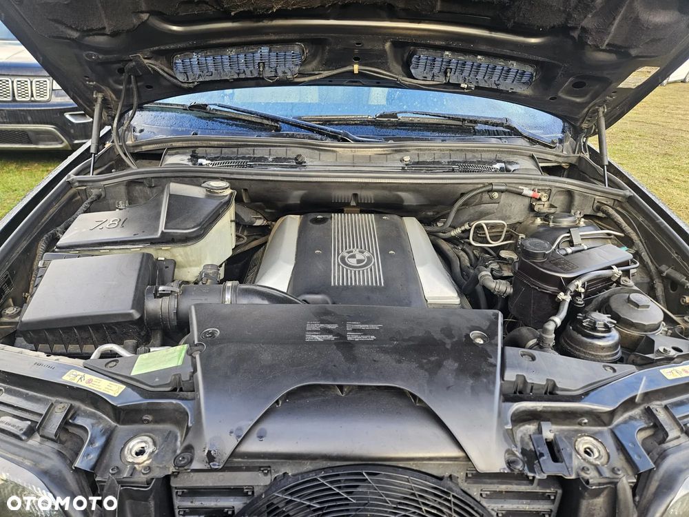 BMW X5 4.4i - 14