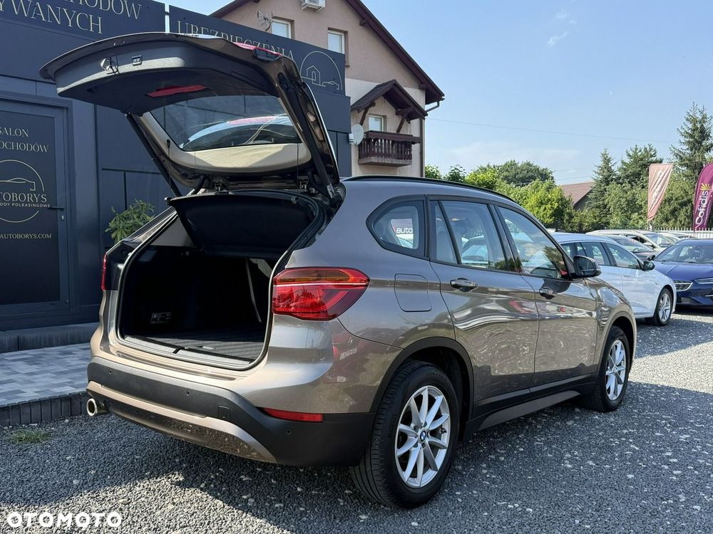 BMW X1 sDrive18i GPF xLine - 32