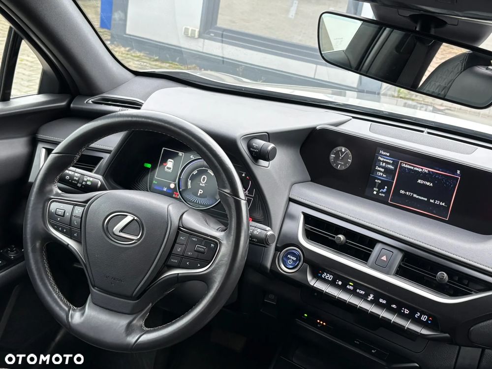 Lexus UX - 15