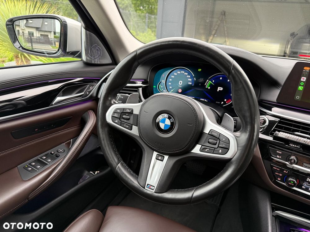 BMW Seria 5 540d xDrive - 28