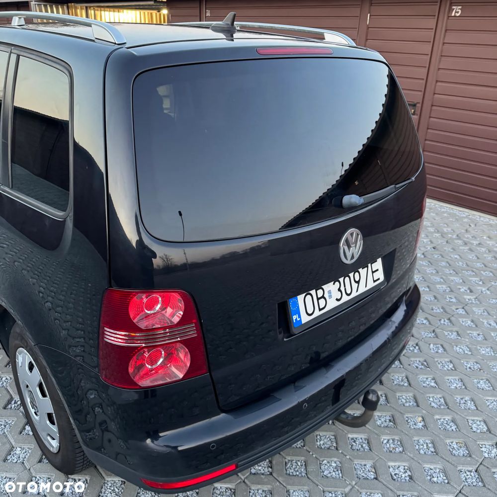 Volkswagen Touran 1.4 TSI Trendline DSG - 4