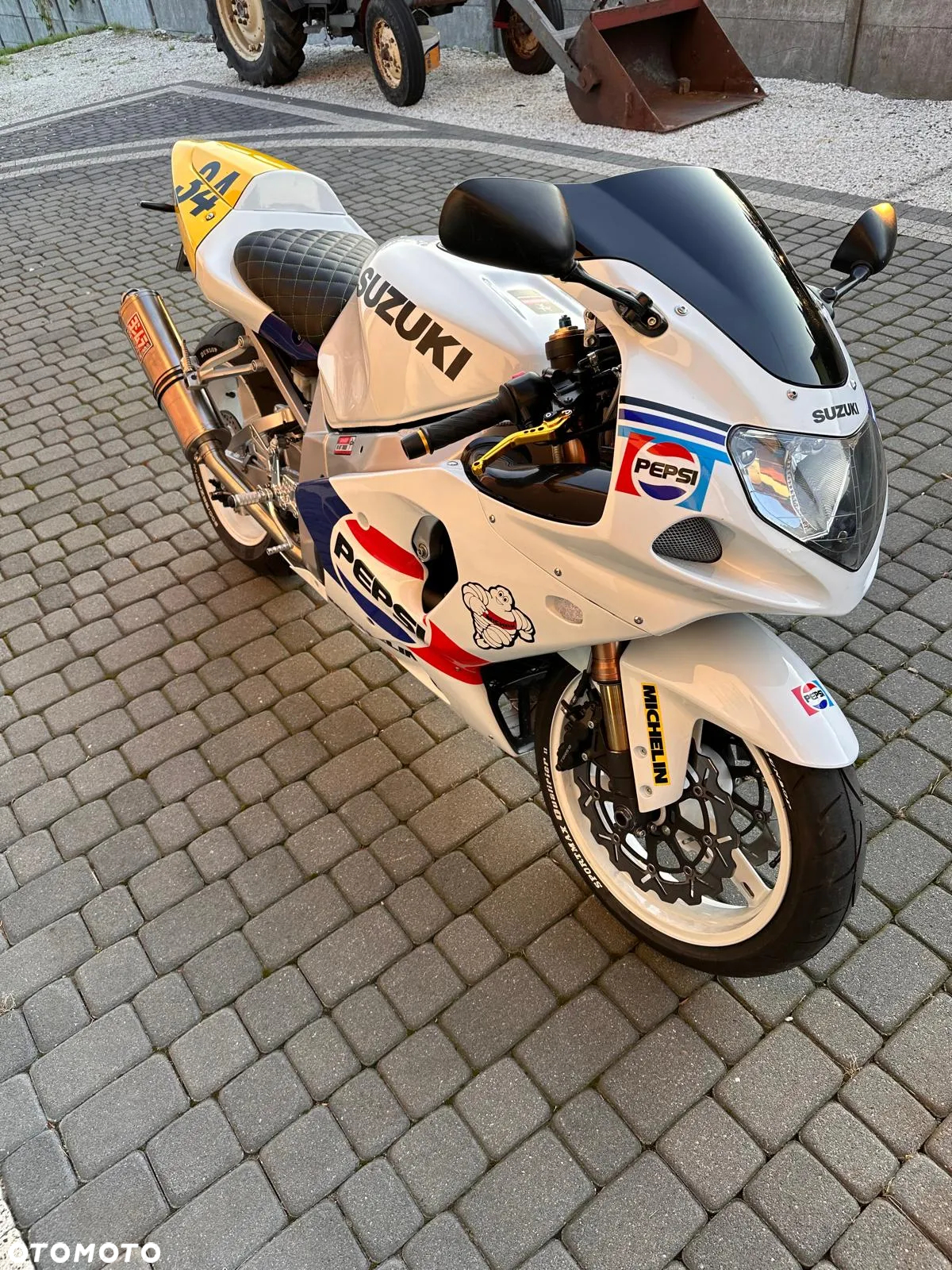 Suzuki GSX-R - 7