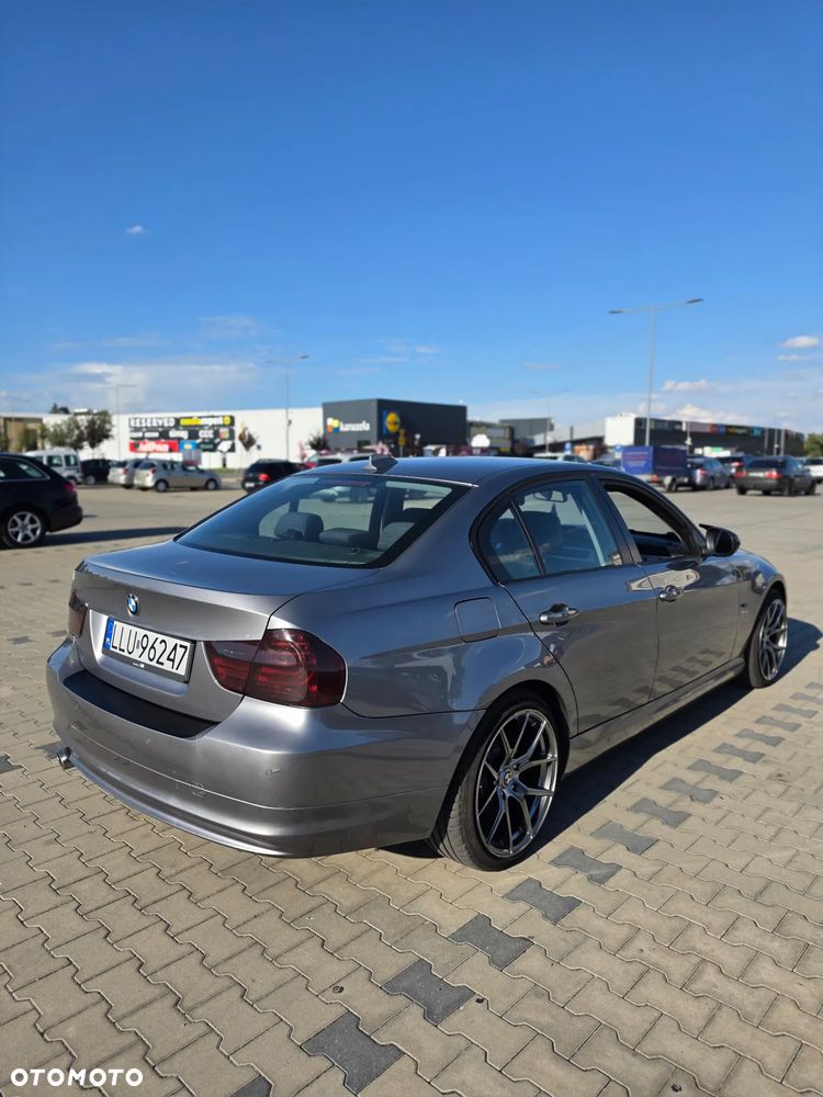 BMW Seria 3 320d xDrive DPF - 10