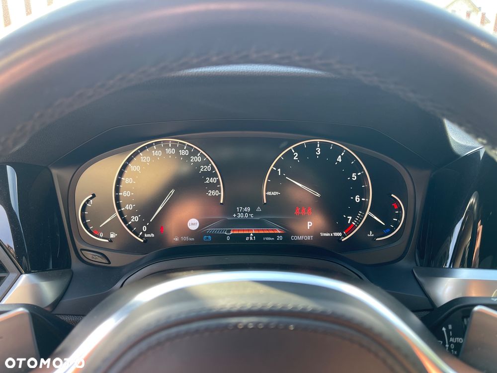 BMW Seria 3 330i xDrive - 6