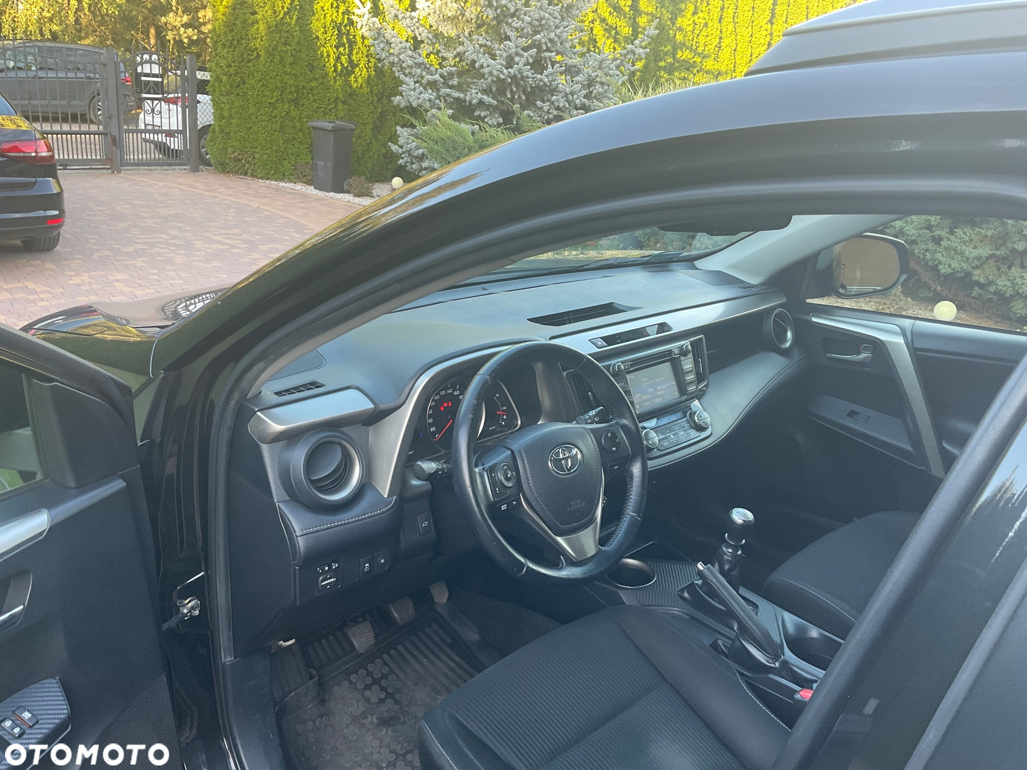Toyota RAV4 - 10