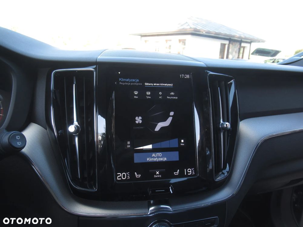 Volvo XC 60 T4 R-Design - 35