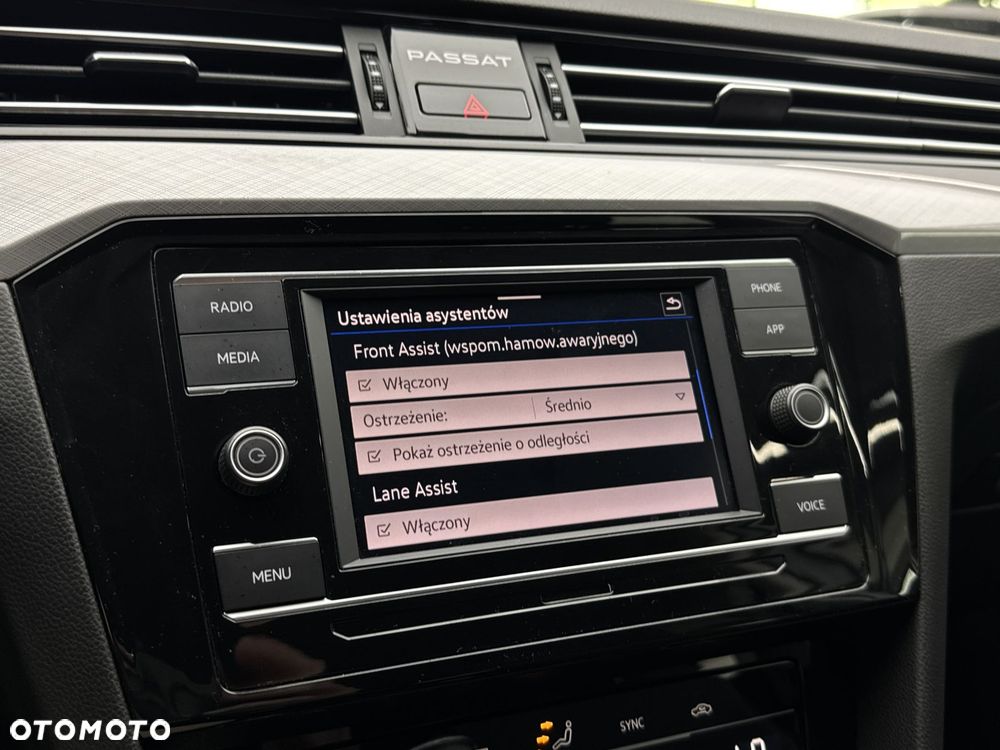 Volkswagen Passat - 33