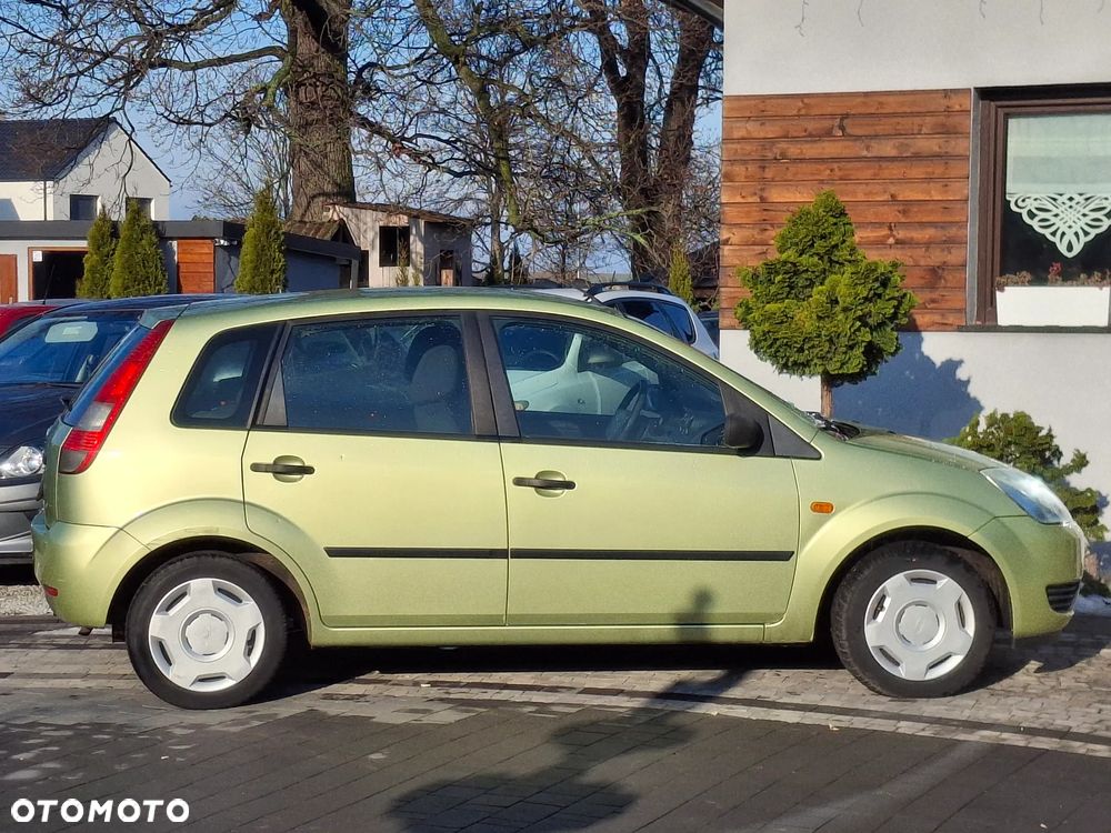 Ford Fiesta 1.3 Futura - 19
