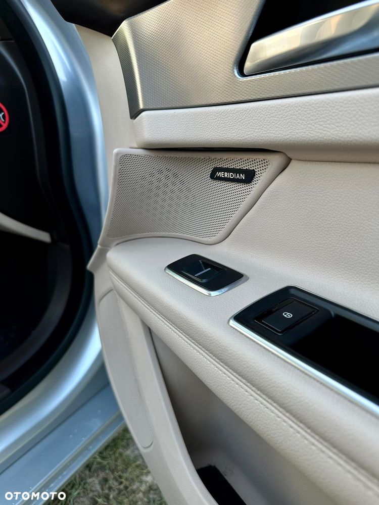 Jaguar XF 3.0 TDV6 Prestige - 8