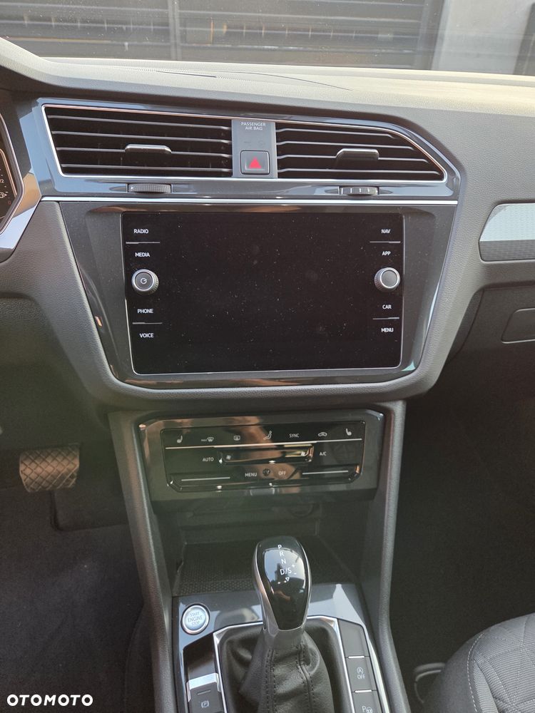 Volkswagen Tiguan - 8