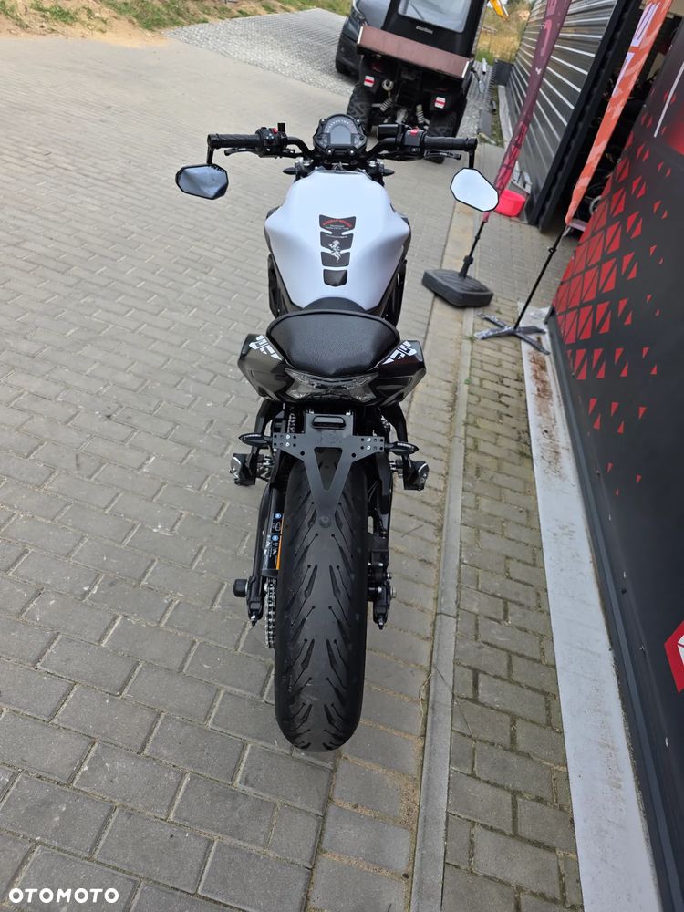 Kawasaki Z 650 - 16