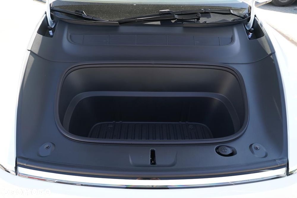 Tesla Y 83.1kWh Long Range RWD - 9