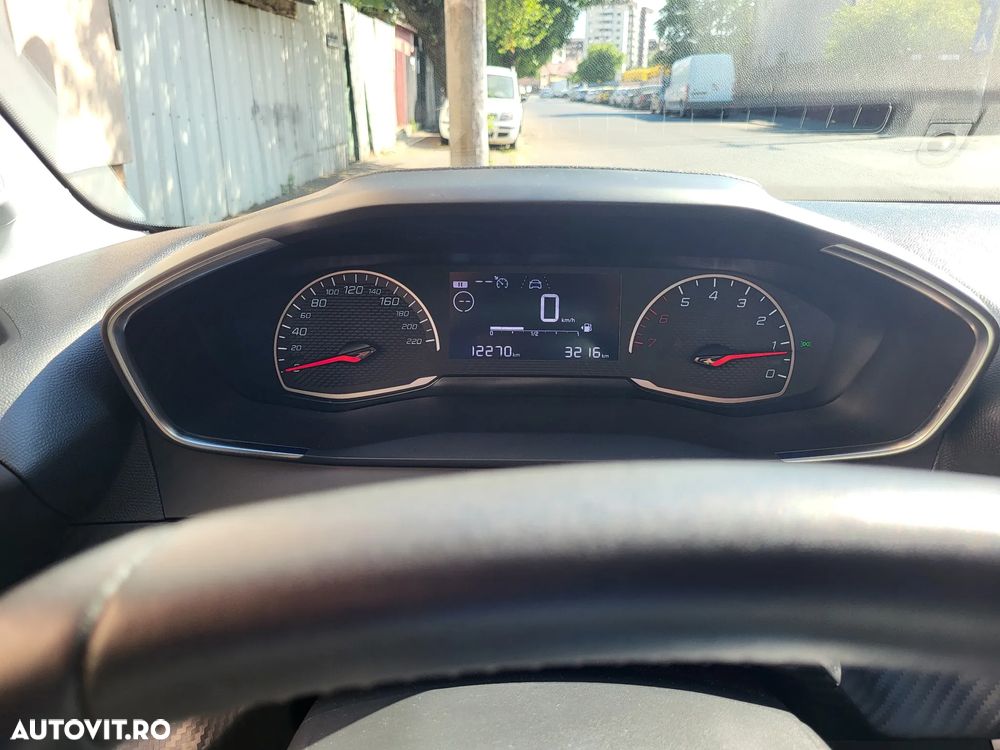 Peugeot 208 1.2 L PureTech STT Active - 14