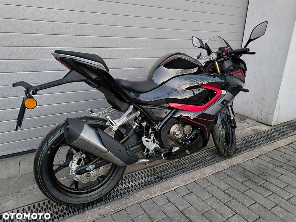 QJMOTOR SRK 125S - 7