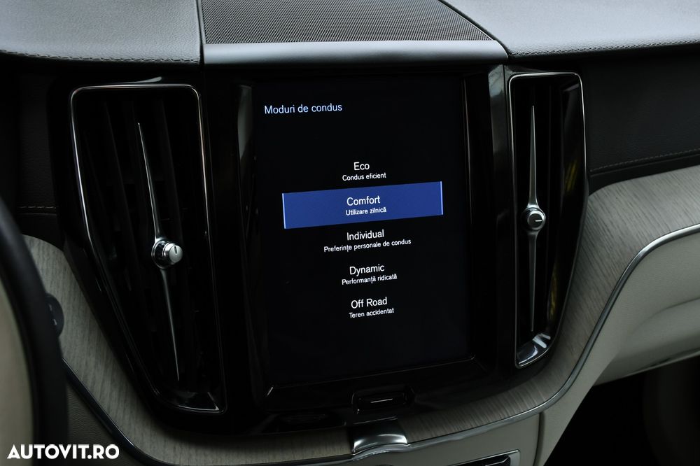 Volvo XC 60 D5 AWD Momentum - 12