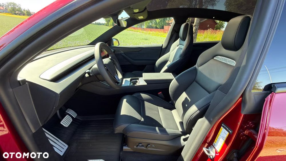 Tesla Model Y Performance Dual Motor AWD - 13