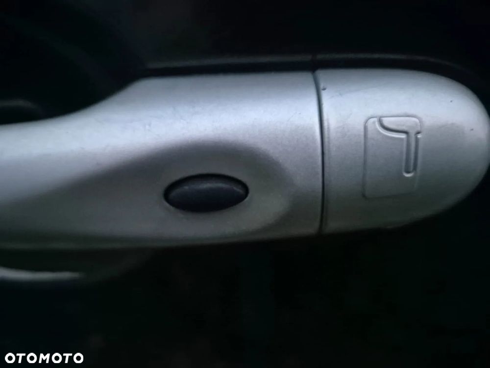 Renault Grand Scenic - 32