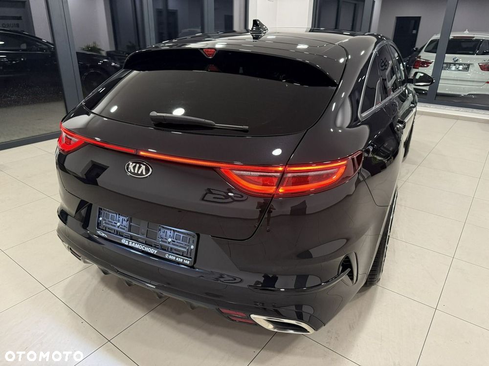 Kia ProCeed 1.6 T-GDI GT DCT - 13