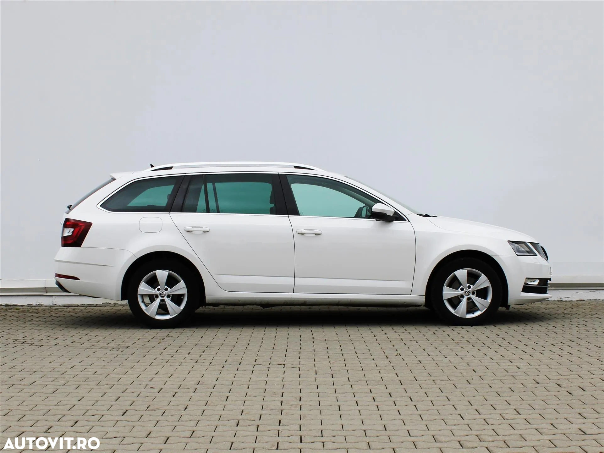 Skoda Octavia Combi 1.5 TSI ACT Style - 6