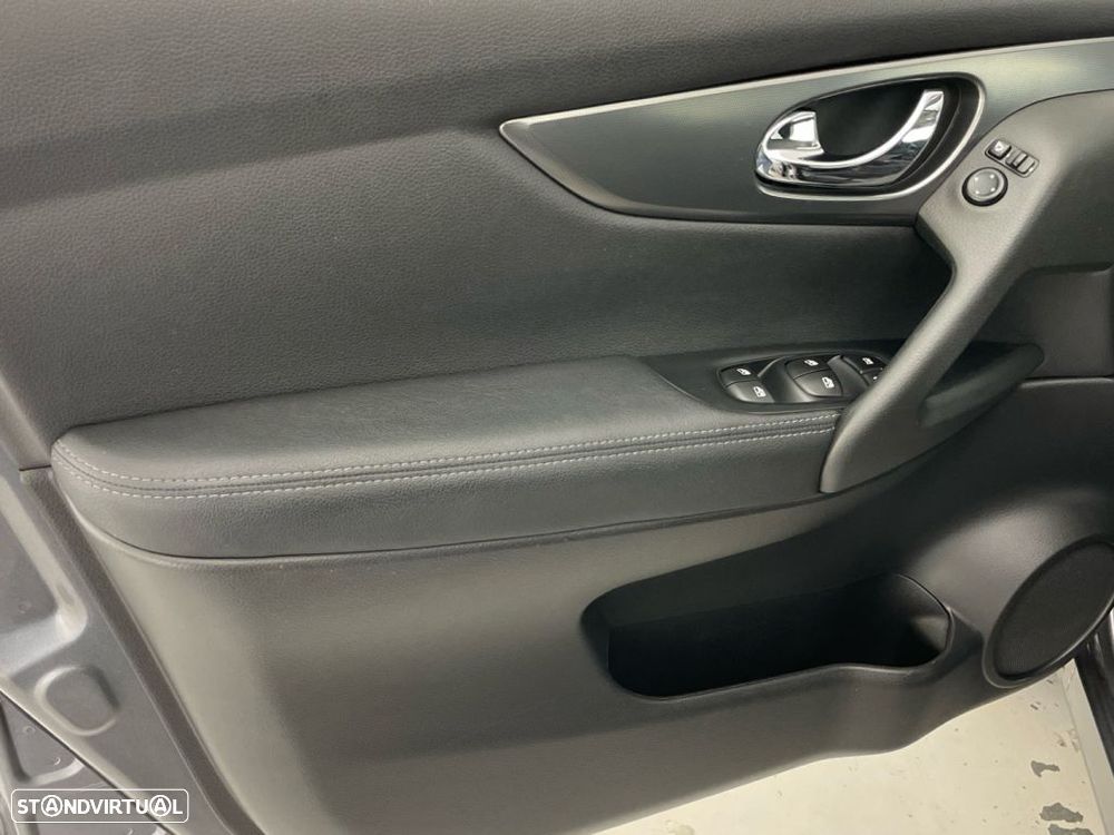 Nissan Qashqai 1.5 dCi N-Connecta - 16