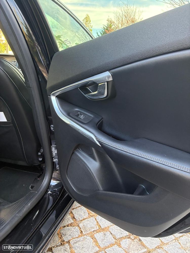 Volvo V40 2.0 D2 R-Design - 48