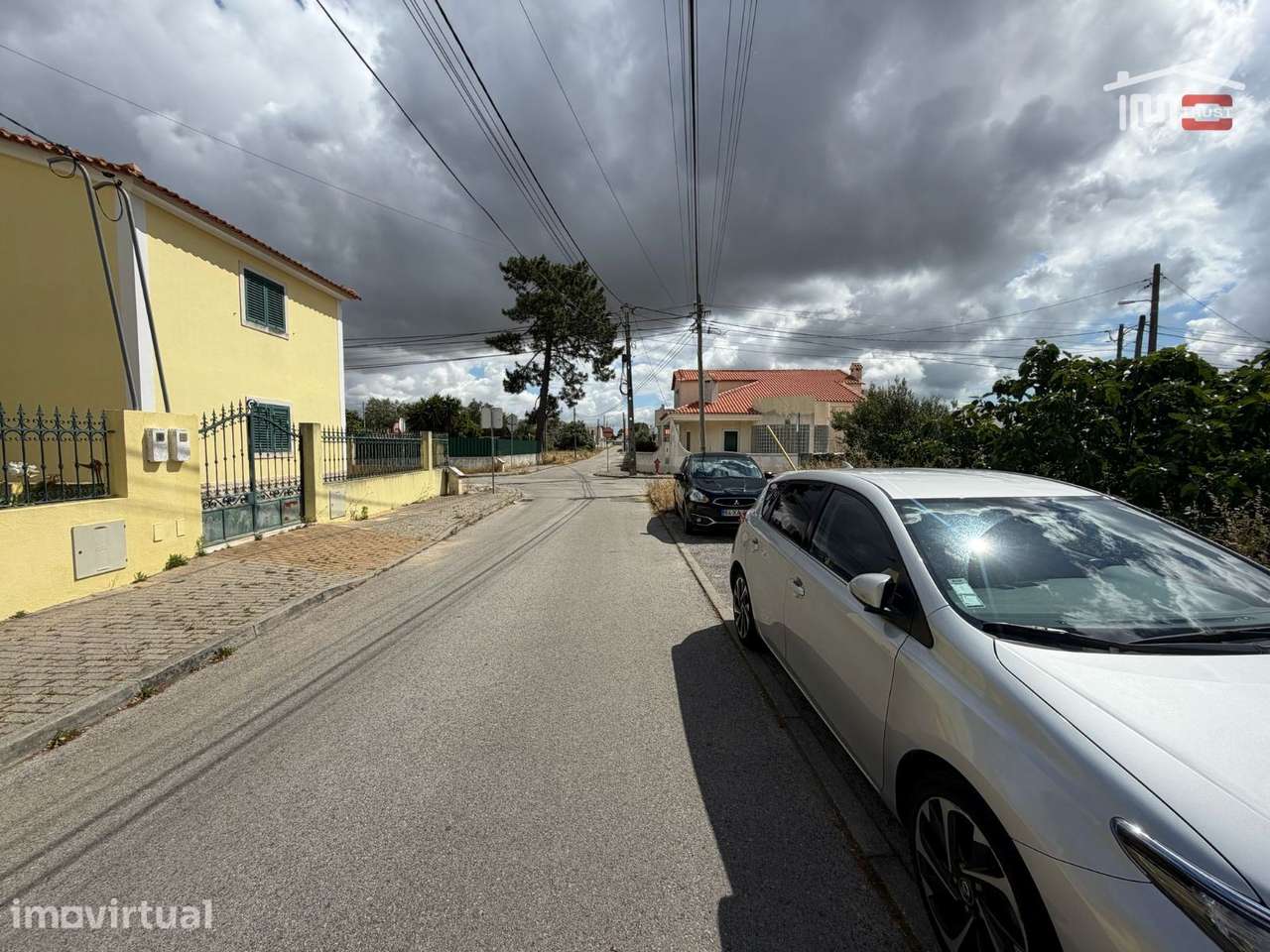 Terreno Urbano de Gaveto 300m2 para construção de Moradia em Azeitão - Grande imagem: 3/29
