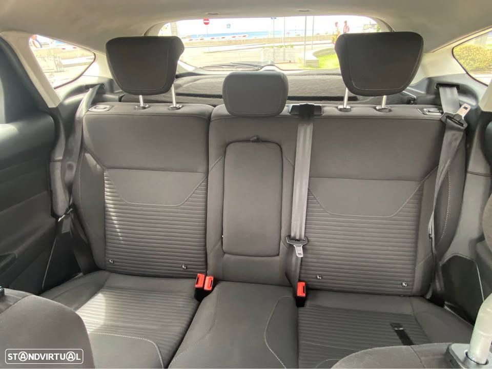 Ford Focus 1.0 SCTi Titanium - 10