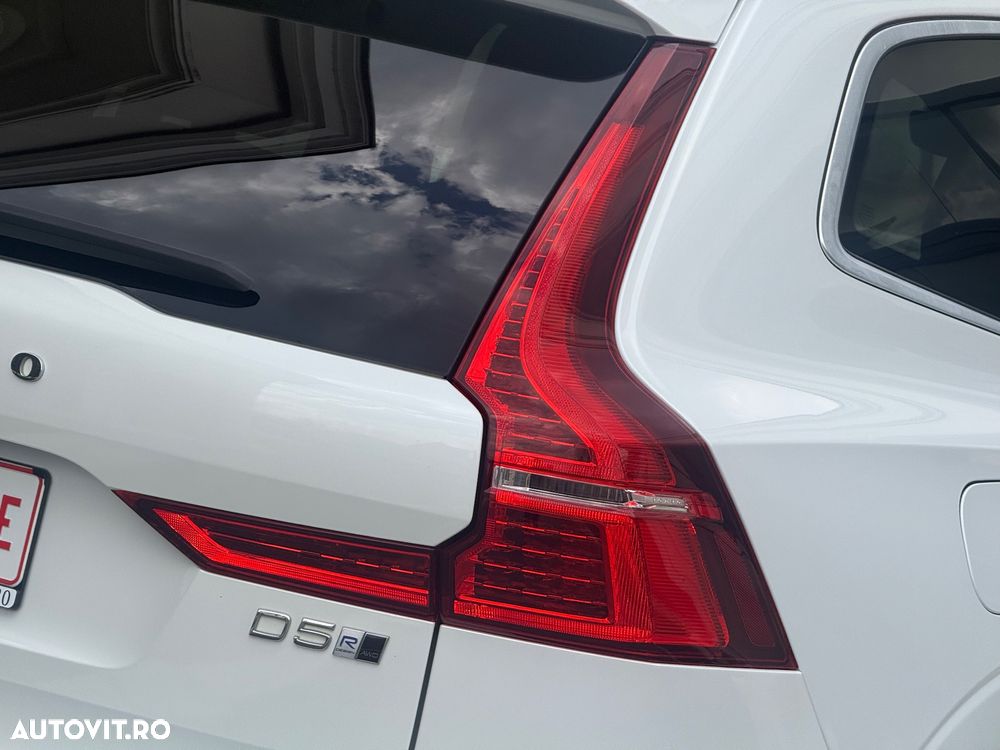 Volvo XC 60 D5 AWD R-Design - 9