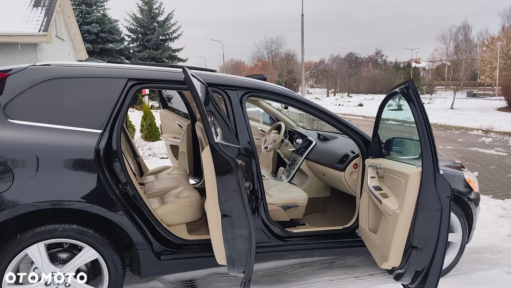 Volvo XC 60 D5 AWD RDesign - 38