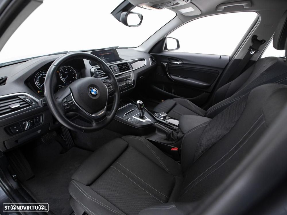 BMW 116 d Line Sport Auto — fotografia 6