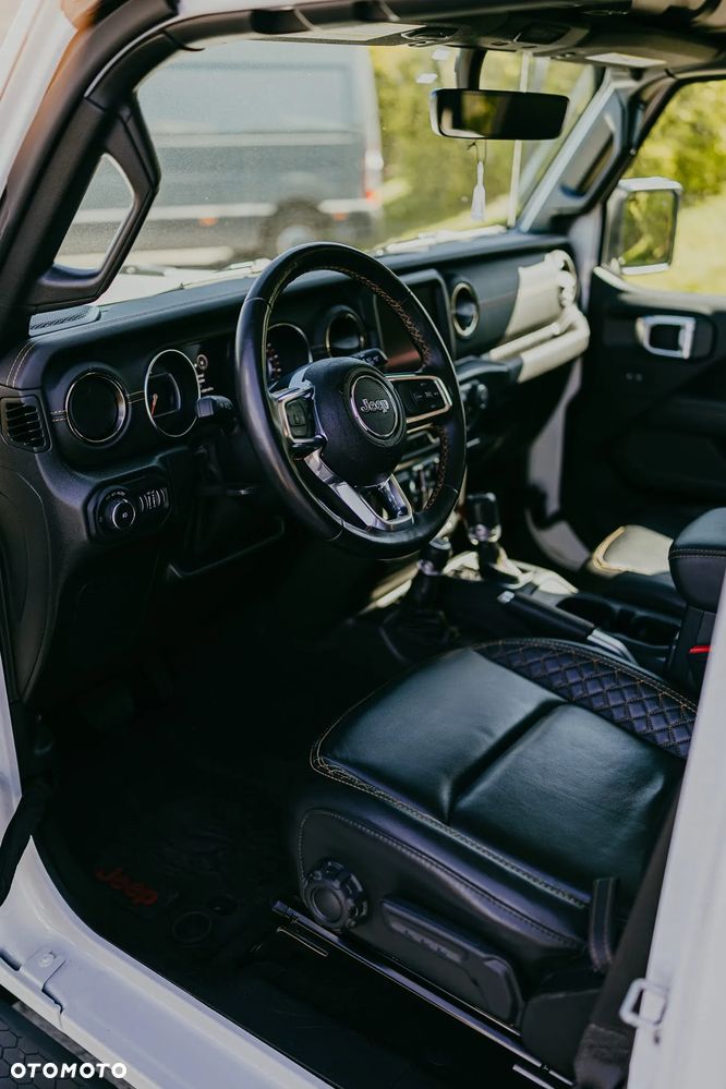 Jeep Wrangler - 8