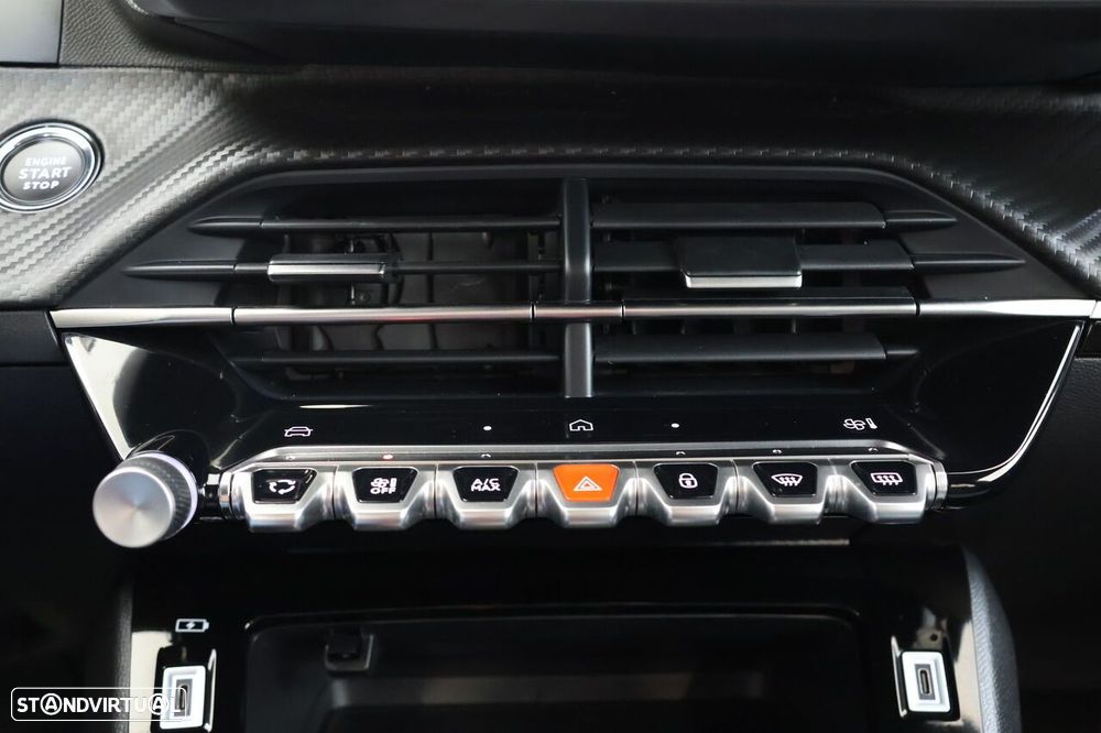 Peugeot e-2008 54 kWh Allure - 15