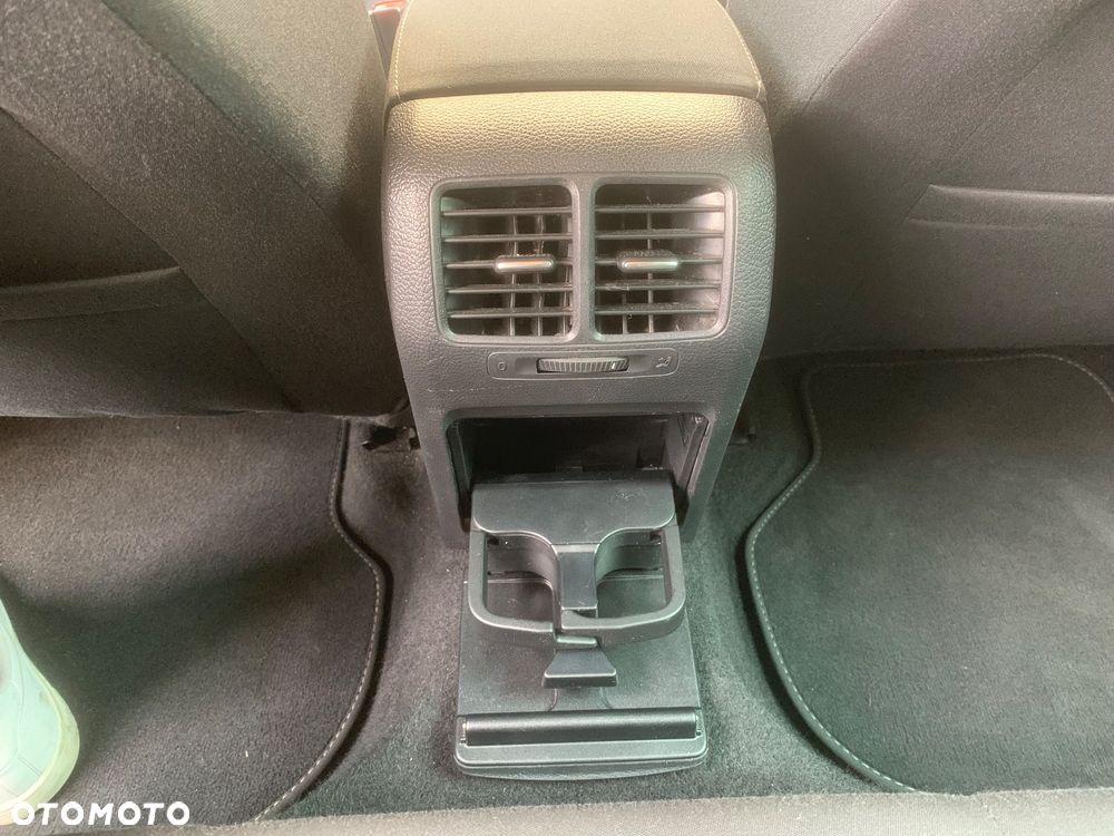 Volkswagen Golf 1.6 TDI DPF Team - 17