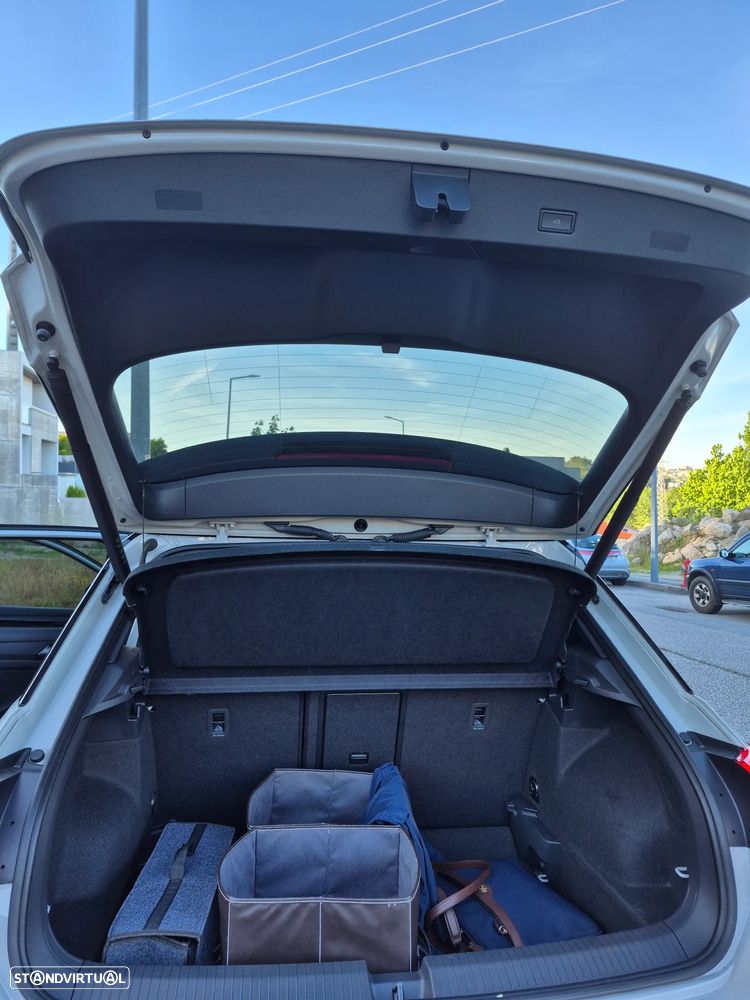 VW T-Roc 1.5 TSI R-Line DSG - 6