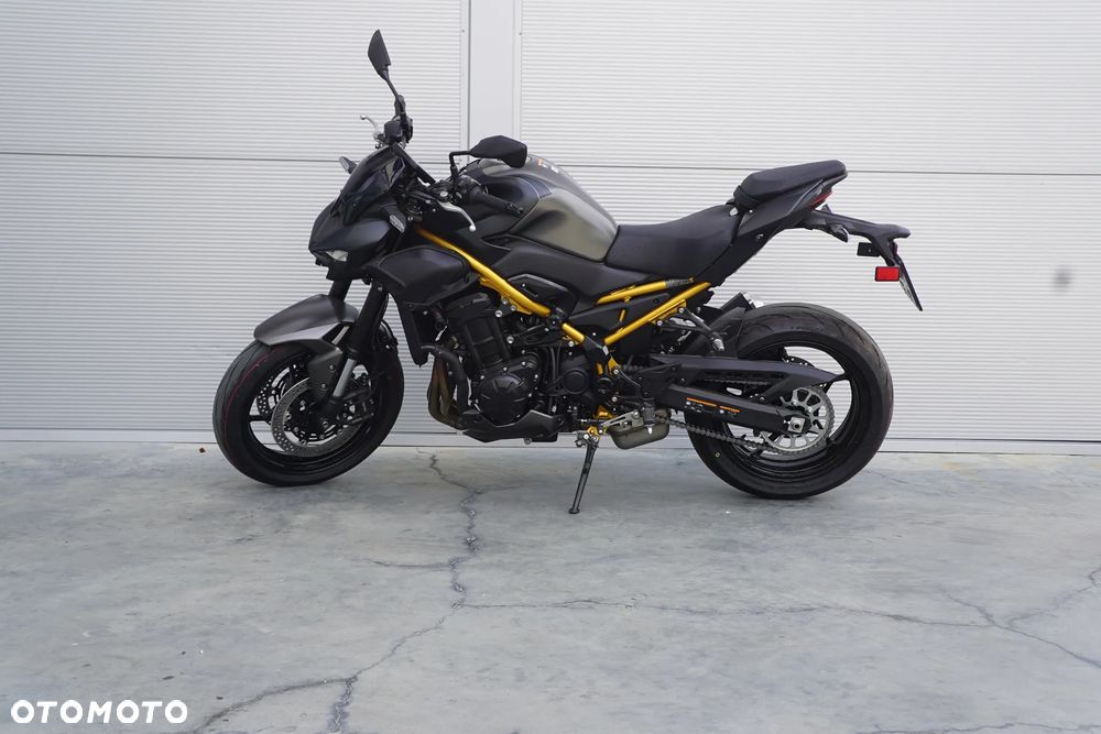 Kawasaki Z 900 - 6