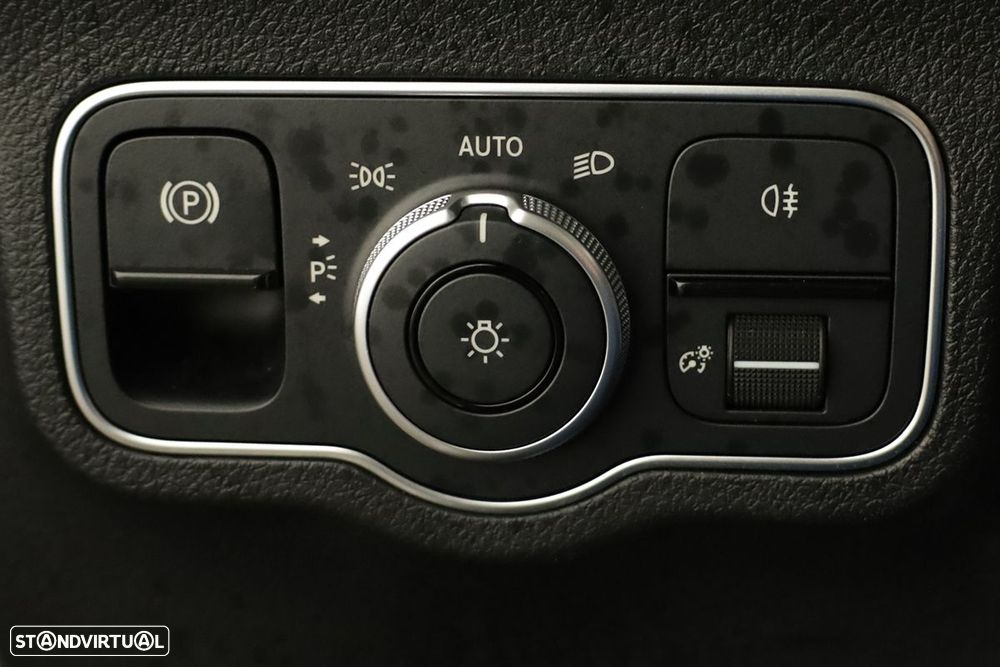 Mercedes-Benz EQB 300 4Matic AMG Line - 23