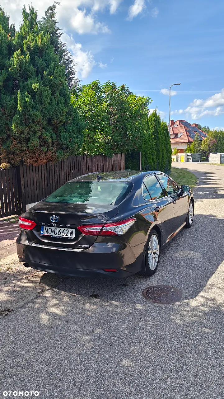 Toyota Camry 2.5 Hybrid Executive CVT - 6