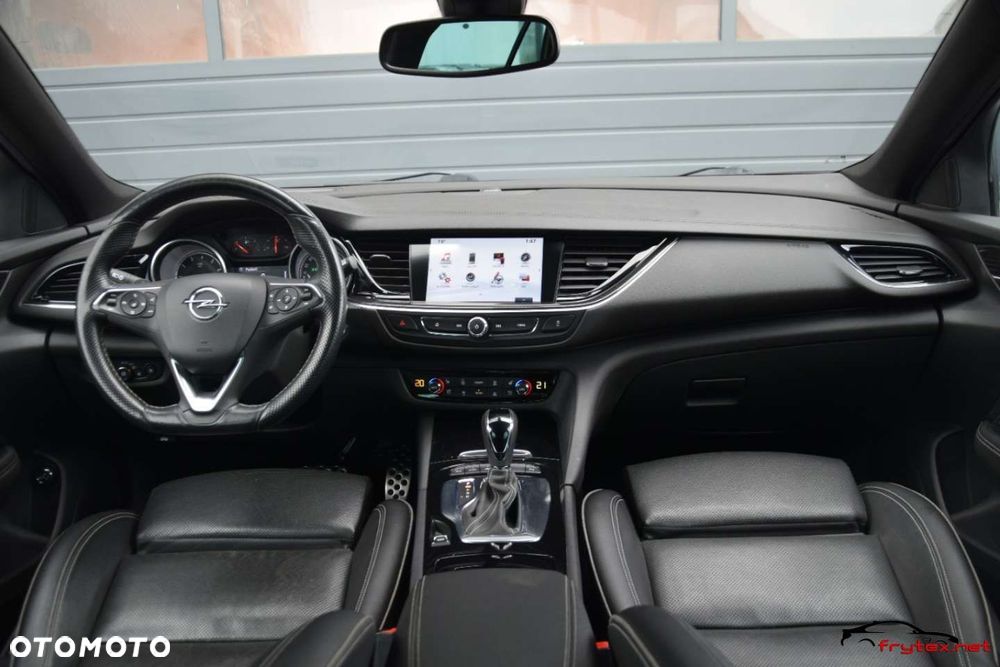 Opel Insignia - 35