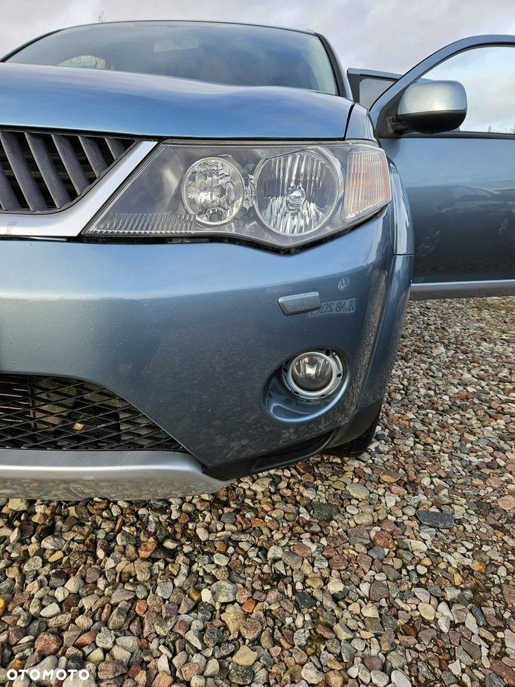 Mitsubishi Outlander - 23