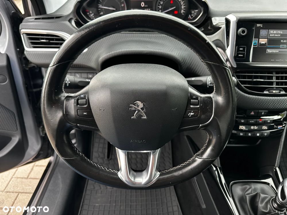 Peugeot 2008 - 8