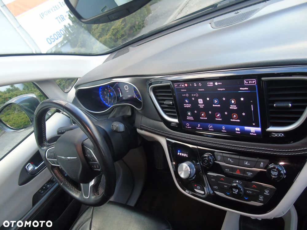 Chrysler Pacifica - 29