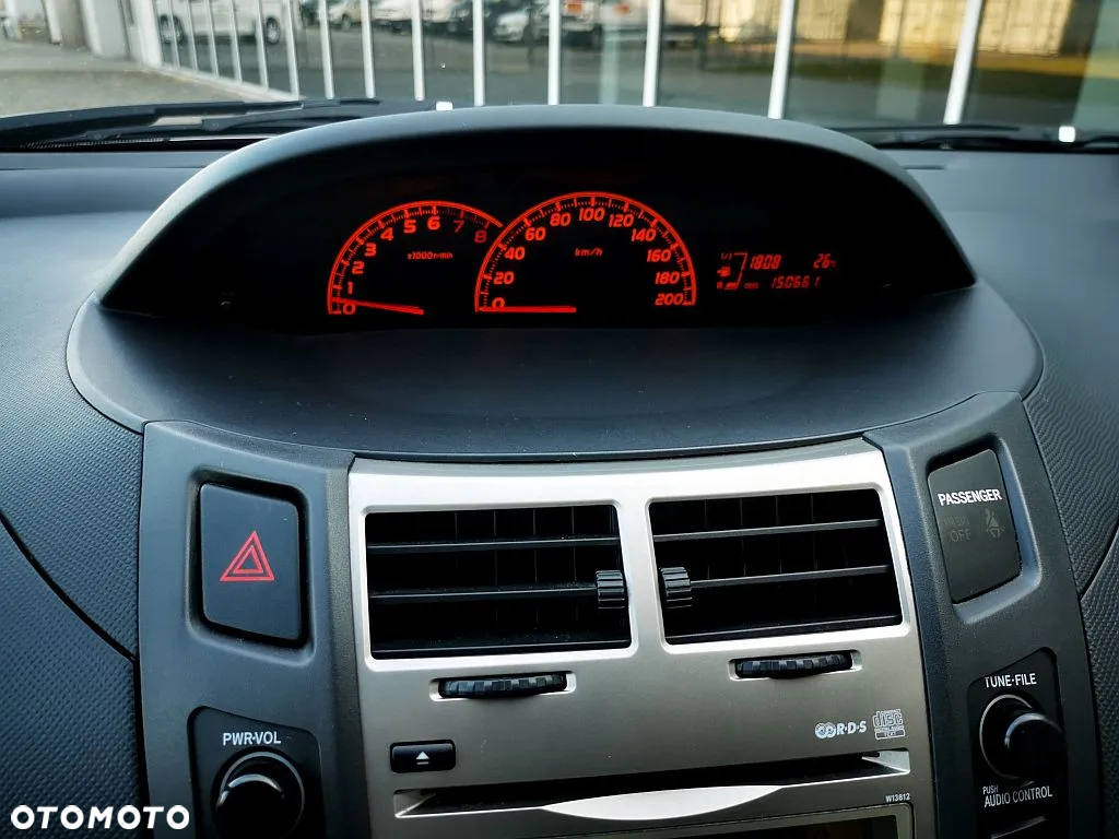 Toyota Yaris 1.33 Premium - 9