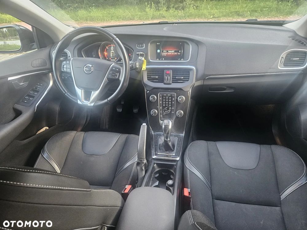 Volvo V40 D2 RDesign - 12