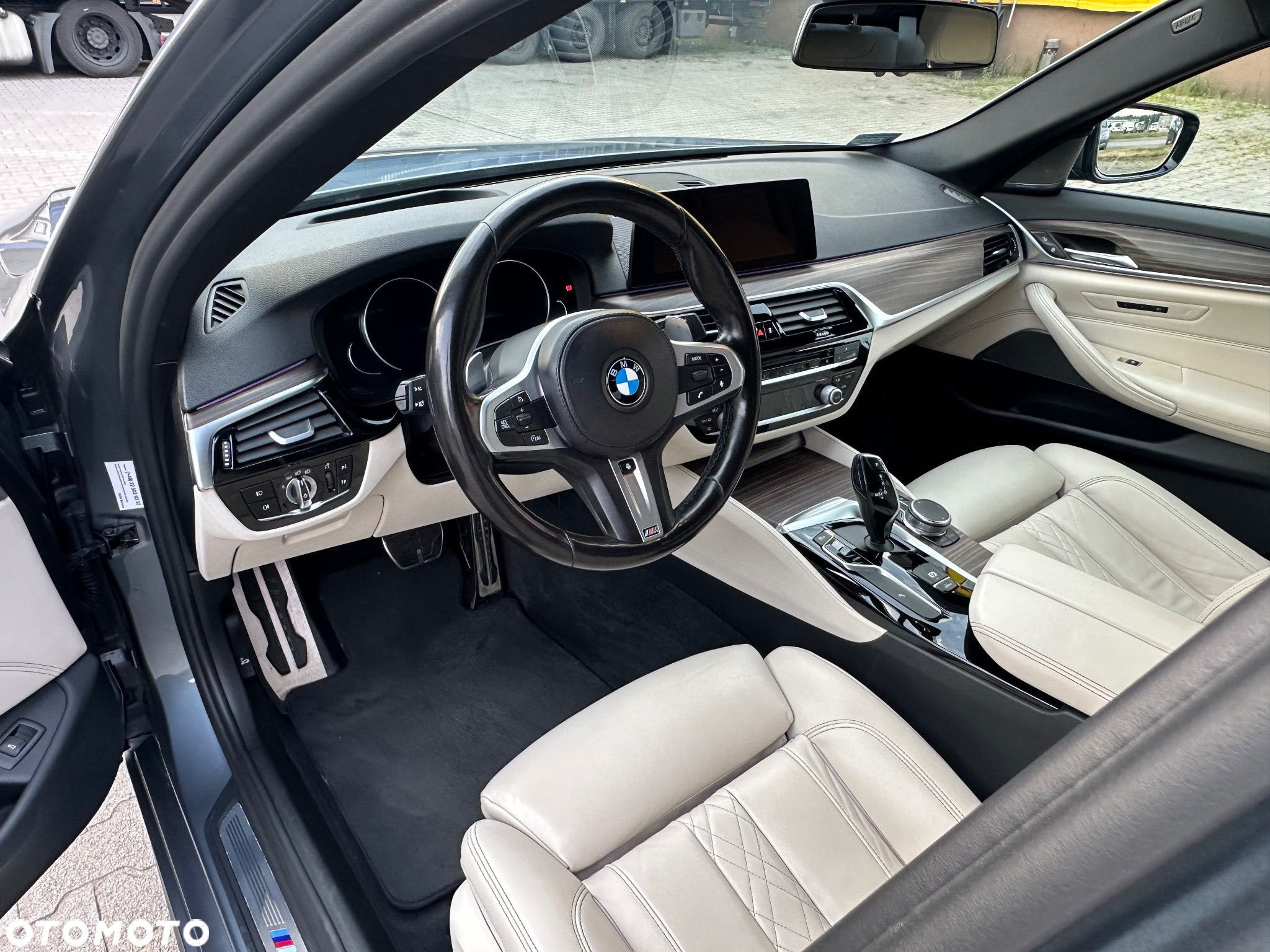 BMW Seria 5 520d xDrive M Sport sport - 9