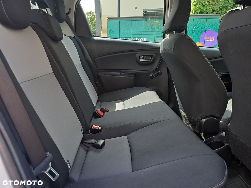 Toyota Yaris - 10